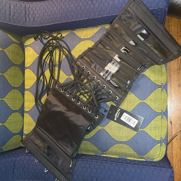 Boned under breast corset - Picture 3 of 6